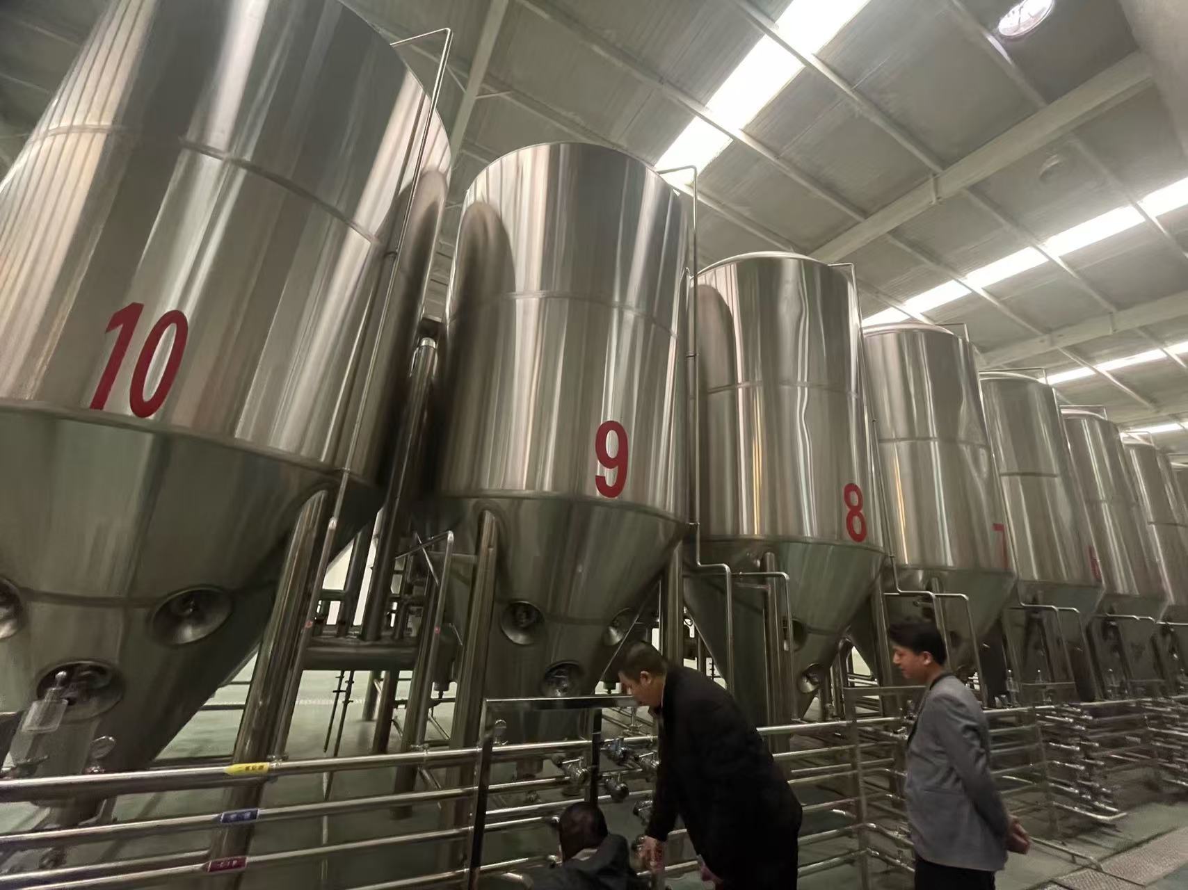 和顺精酿啤酒设备厂—平面布置、设备设计、制造、调试、培训等一条龙服务
